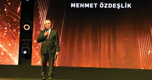 EFSİAD Onursal Başkanı Mehmet Özdeşlik gala gecesindeki konuşmasında