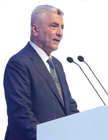 TİM Yönetim Kurulu Başkanı Mustafa Gültepe kürsüde konuşurken